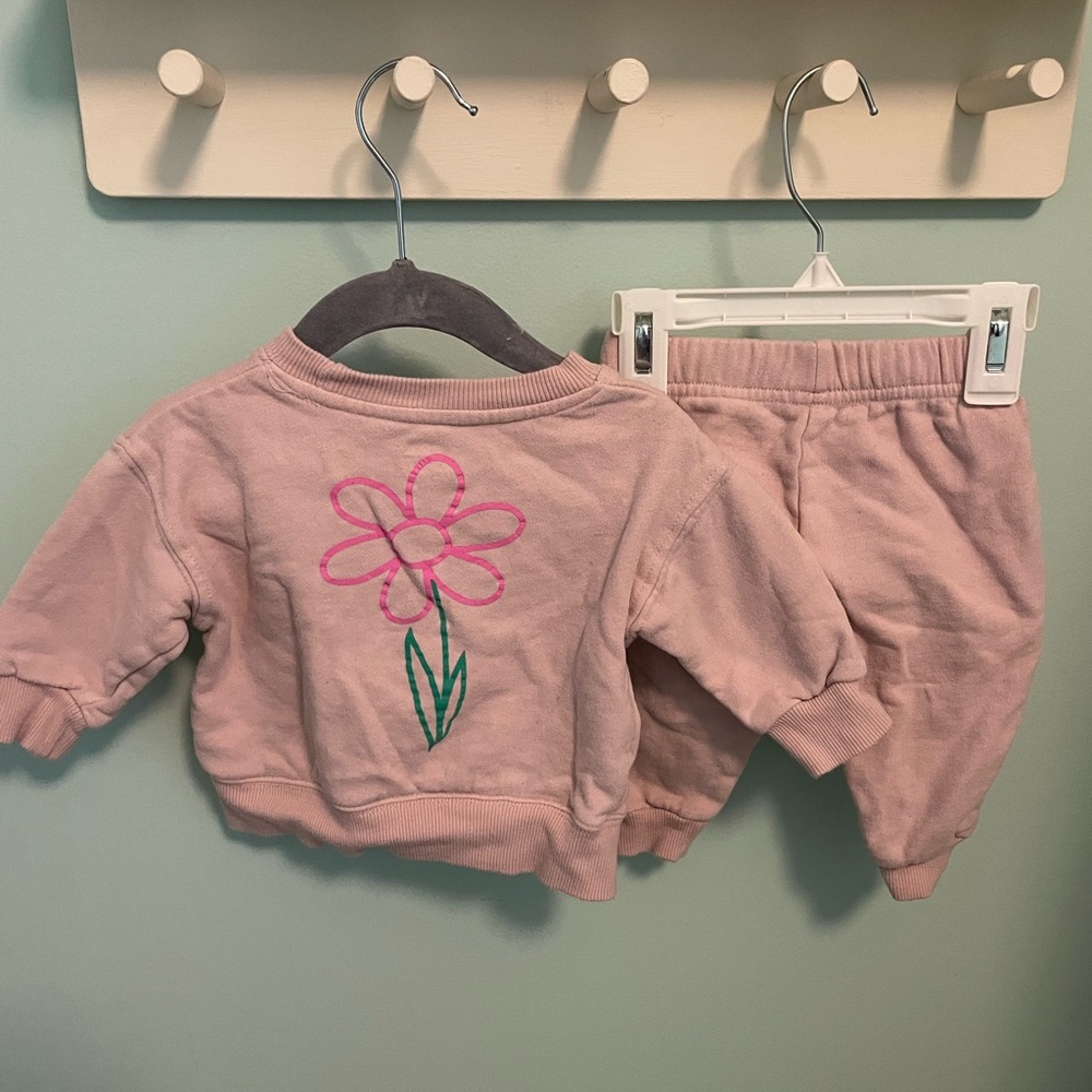 The Littlest In Bloom Sweatsuit - Picture 5 of 6